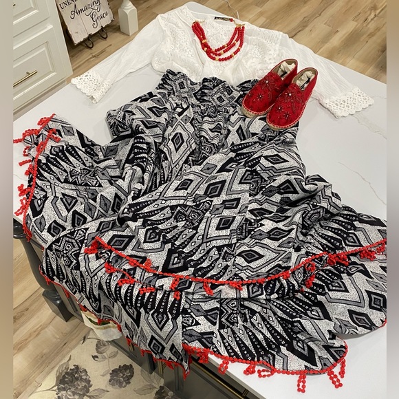 178. CHELSEA & THEODORE BLK/WHITE W/RED FRINGE SMOCK WAISTLINE FULL BODICE SKIRT - Picture 3 of 11